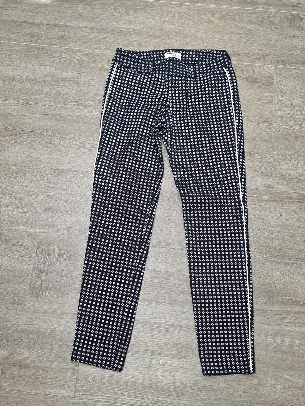 Old Navy The Diva Daisy Skinny Ankle Capri Sz 0 Cropped Flat Front Stretch Pants